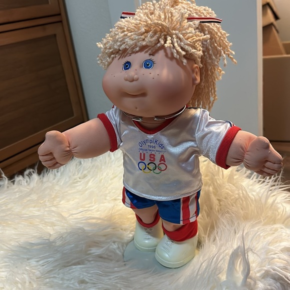Cabbage, patch, kids, authentic Vintage Doll with Olympic Outfit - Picture 2 of 4